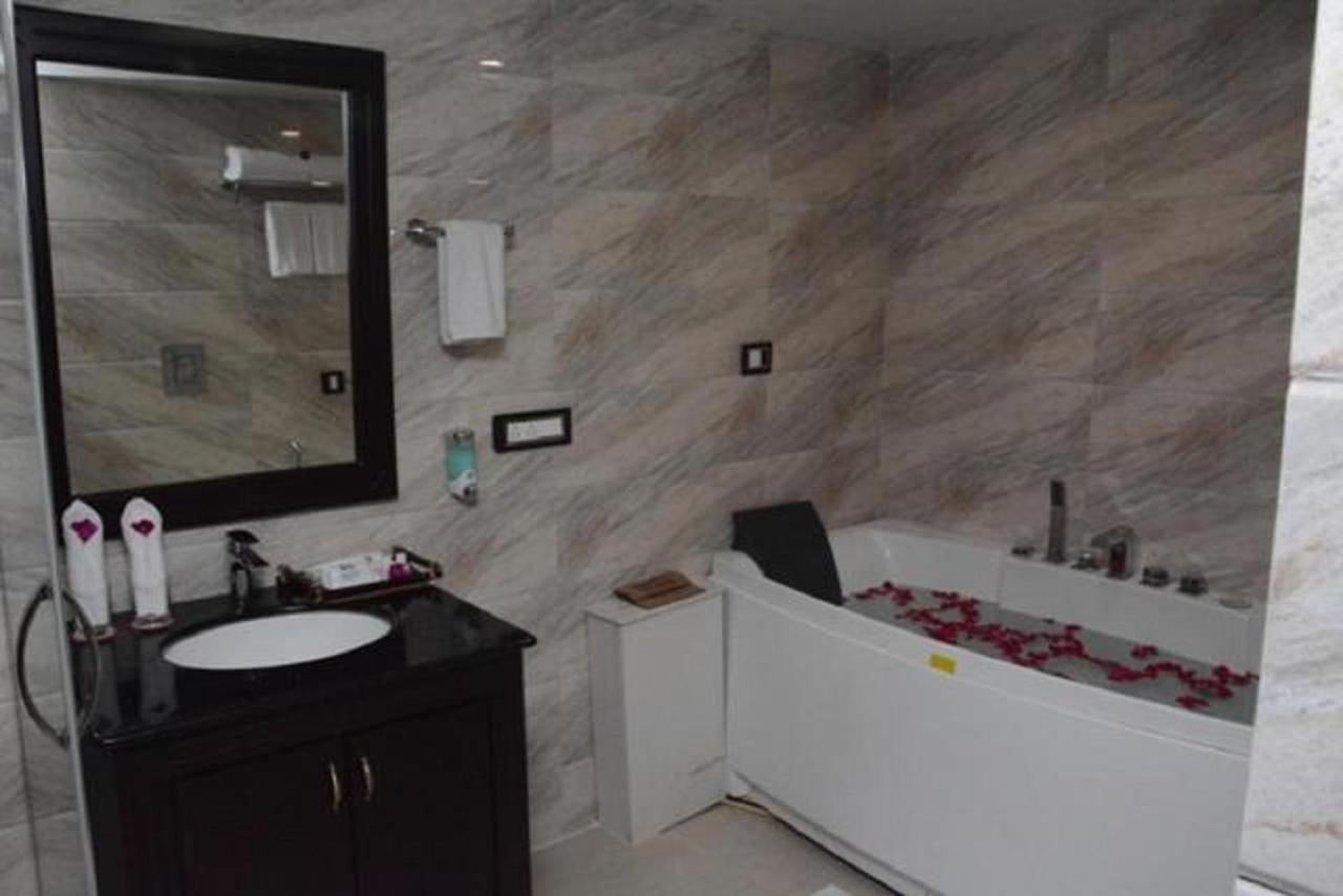 Hotel Atithi Guwahati Eksteriør bilde